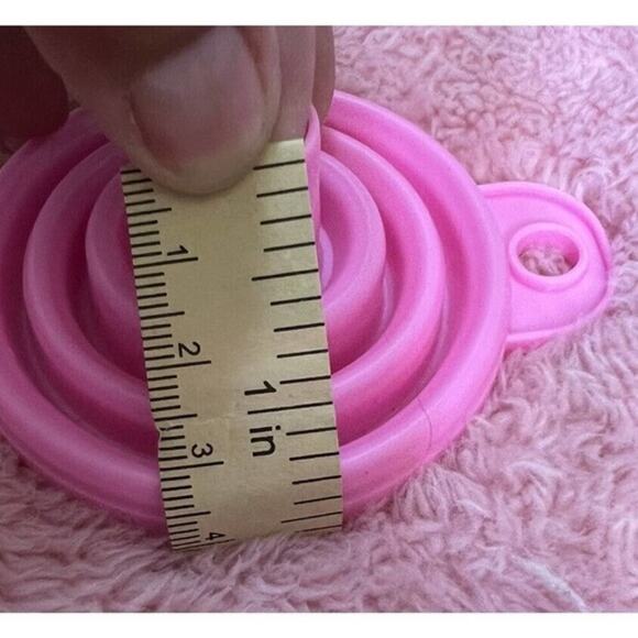 -ASSESORY KITCHEN Lor of 2 Collapsible Silicone Funnel‎ In Pink 2.5” - Picture 8 of 9